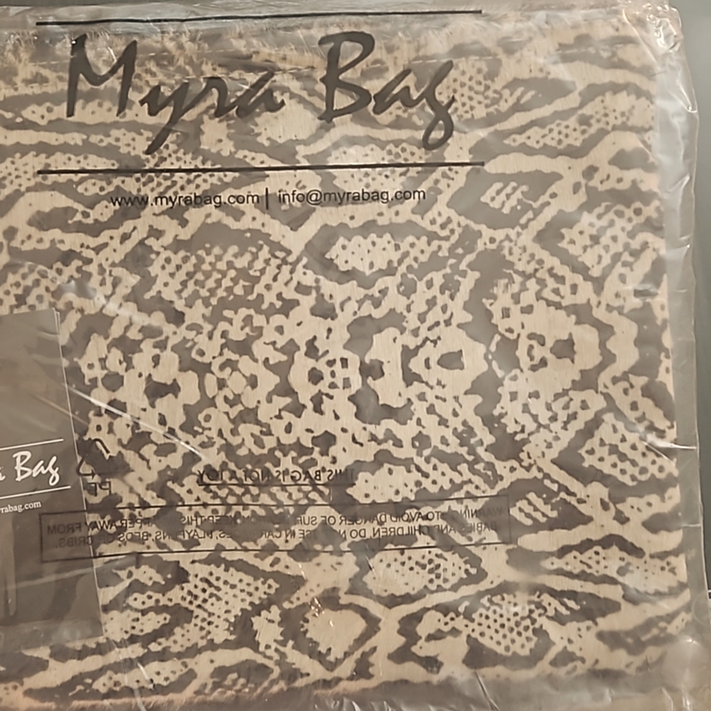 Myra Bag Crossbody